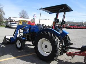 Tractor de Ruedas New Holland 4x4 de Segunda Mano en Excelentes Condiciones, 60HP, con Motor, Caja de Cambios y Bomba para Maquinaria Agrícola - Product Image 6