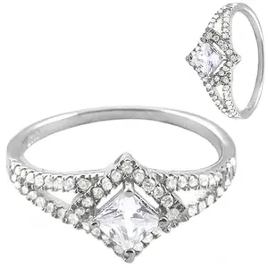 Bague en argent 925 avec diamant taille princesse pour femme, bijou élégant, idée cadeau - Product Image 1
