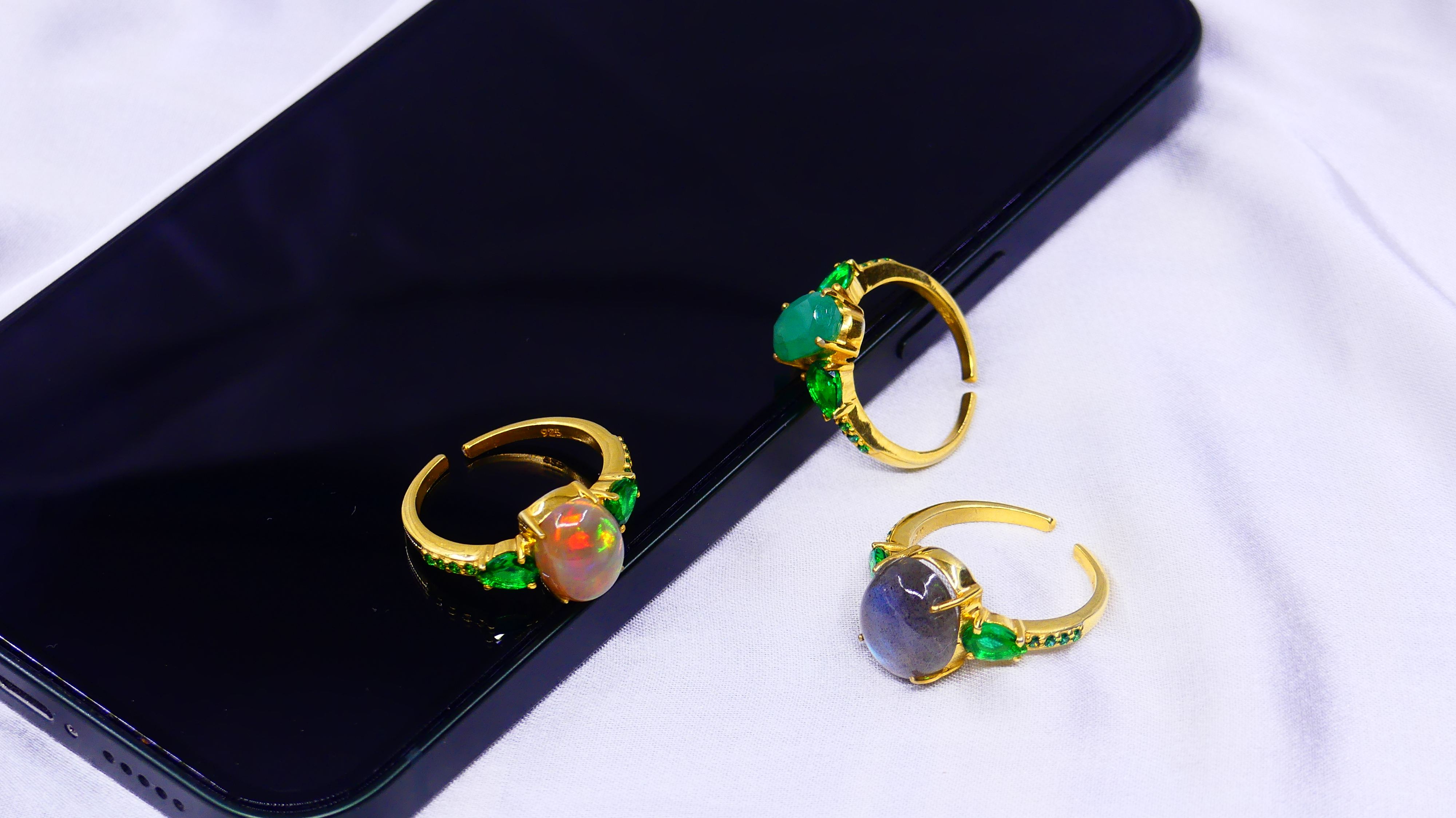 สีเหลือง