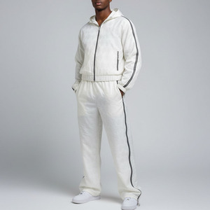 Ensemble survêtement personnalisé OEM 100% coton imprimé uni pour homme, coupe-vent à capuche, col rouge et blanc, bloc de couleurs pour l'hiver, vente en gros - Product Image 1