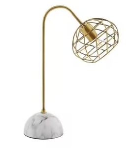 Lampe de table élégante et minimaliste en métal pour chambre à coucher, décoration artistique pour la maison, pièce d'éclairage de bureau en fer fabriqué à la main - Product Image 4