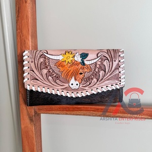 Portefeuille sculpté à la main à motif occidental Pochette portefeuille élégant en cuir véritable en fourrure de vachette Multi utilisations portefeuilles en cuir occidental - Product Image 1
