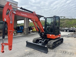 Pour excavatrice sur chenilles Kubota KX057-5, 60 kW, 90 CV, capacité de la benne de 0,09 m³ - Product Image 1