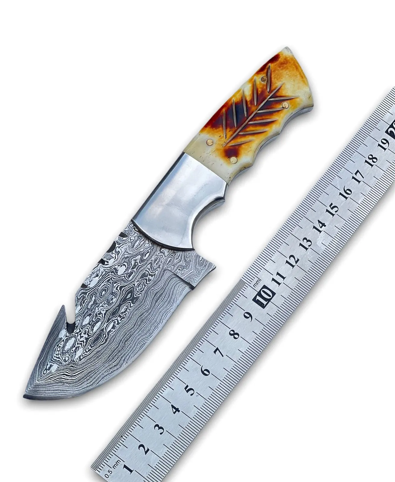 新しいカスタム手作りダマスカス鋼固定刃ハンティングスキニングナイフ、ボーンハンドルとレザーシース付き