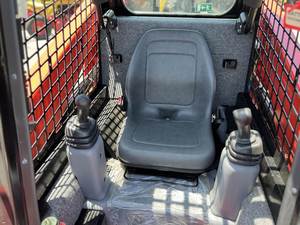 Chargeuse sur chenilles Manitou 1950RT la mieux notée avec moteur Yanmar, hydraulique KYB et composants essentiels de transmission - Product Image 5