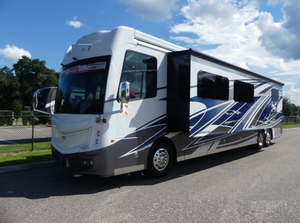 4UZFCGFE9SCVY6840 Nueva Autocaravana de Lujo Clase A 2025 con Motor Diésel, Motor Turbo y Interior con Cuatro Extensiones Deslizables - Product Image 3