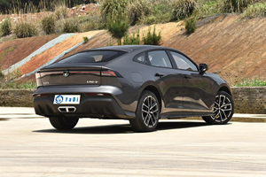 Changan Uni-V 1.5T 2.0T 2024, Autos Nuevos en Venta, Changan UNI-V IDD, Auto de Gasolina - Product Image 5