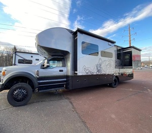 RUSH CLEAN - Jayco S-e-n-e-c-a XT 35L 2023 usado, listo para vender - Product Image 1