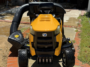 Tondeuse autoportée Cub Cadet Ultima ZT1 à rayon de braquage zéro : livraison rapide, précision et fiabilité de coupe supérieures, qualité premium, meilleur choix. - Product Image 1