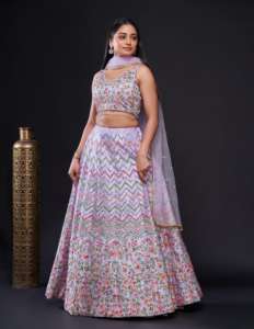 Último diseñador Heavy Satin Silk Thread Sequence Work Lehenga Choli por Fab Zone - Product Image 5