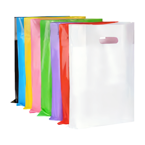 Bolsas de plástico troqueladas PET reciclables de alta calidad con asa Embalaje con logotipo personalizado de embalaje de tienda de fabricante vietnamita - Product Image 6