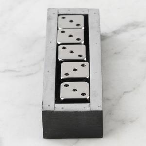 Dés décoratifs et boîte, design OEM, prix abordable, support à dés antique, articles de décoration pour la maison - Product Image 3