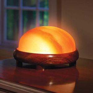 Lampe au sel rose de l'Himalaya demi-dôme de qualité supérieure en cristal sculpté moderne avec support en bois pour une ambiance de bien-être naturel à la maison - Product Image 5