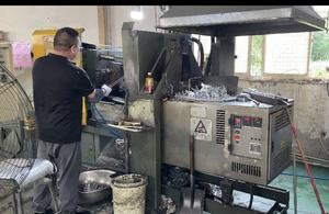 Pièce de monnaie commémorative personnalisée à livraison rapide, plaquée or poli, souvenir, pièce de défi creuse avec design moulé sous pression 3D - Product Image 4