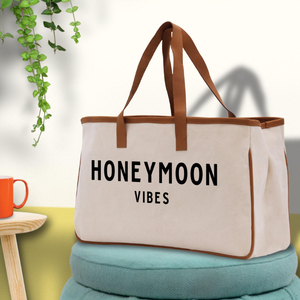 Borsa Tote Grande in Tela 'Honeymoon Vibes' per Viaggi in Luna di Miele, Borsa da Spiaggia per Sposi Novelli e Regalo per Vacanze - Product Image 1