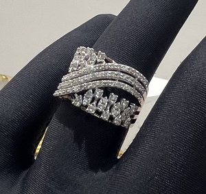 Bague de mariage en or massif 18 carats avec diamant véritable certifié par un tiers, taille ronde brillante pour femme - Product Image 2