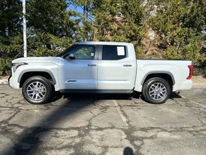 เบาะหนัง4WD แบบแมนนวล/เกียร์อัตโนมัติ Toyota Tundra 2024ไฮบริด1794รุ่น HV crewmax Cab