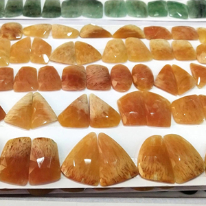 Appariement polyvalent élégant de haute qualité de pierres précieuses de poire de jade de moissanite d'aventurine naturelle pour boucles d'oreilles certifiées par IGI - Product Image 1