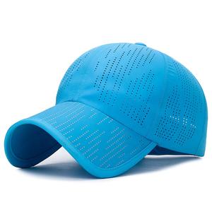 Casquette de sport respirante en maille classique pour l'été, avec trous laser, pour la course à pied - Product Image 1