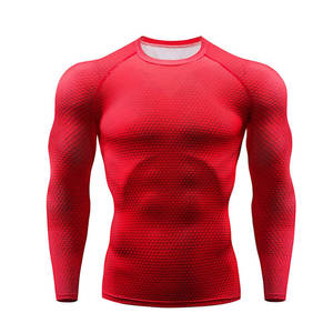 T-shirt coupe ajustée de compression personnalisé pour hommes Nouvelle mode de conception légère et hautement extensible avec impression numérique - Product Image 3