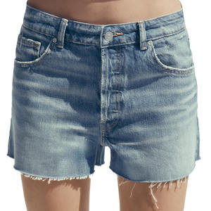 Pantalones cortos de mezclilla de diseño personalizado para mujer, estilo recto a la moda, botón orientado a la exportación, informal, diseño lavado, pantalón, cintura, dobladillo crudo - Product Image 1