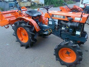 Tractor Compacto Kubota B7001 Nuevo y Usado para Agricultura, Huertos, Jardinería y Uso Comercial - Product Image 2