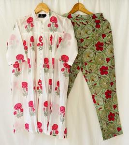 Marigold Kurta rose avec pantalon en blocs vert style indien mode Kurti et pantalon de haute qualité du fabricant indien - Product Image 2