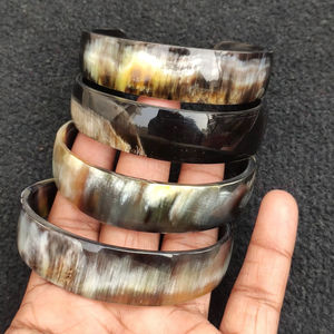 Brazaletes de Cuerno de Búfalo Natural, Joyería Artesanal de Cuerno de Búfalo - Product Image 1