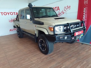 Meilleure Offre - Pick-up LAND CRUISERS DOUBLE CABINE d'occasion 2024 - Boîte automatique - Volant à gauche - Intérieur foncé - Moteur turbo - Cuir - R21 - Product Image 4