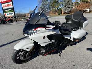 Bonnes performances 2024 Honda GoldWings Tour Automatics DCT Motos Cruiiser pour adultes Motos sans balais - Product Image 3