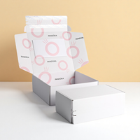 Boîte en papier cadeau en carton kraft de luxe avec doublure et fermeture en éponge robuste pour l'emballage des intimes des femmes