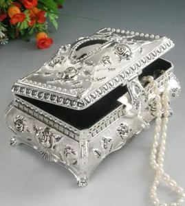 Boîte à bijoux décorative de luxe en métal de la meilleure qualité dans un design moderne et unique disponible au prix de gros - Product Image 2