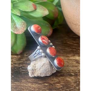 Anillo de hombre Harold Joe Spiny Oys y plata de ley, talla 5, con patrón geométrico y engaste de coral para uso diario - Product Image 3