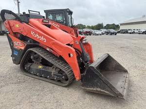 Cargadora Compacta Kubota SCL1000 2024 con Cucharón Frontal de 48 Pulgadas, Orugas Anchas, Diésel, 4x4, Alto Momento de Carga - Product Image 2