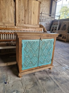 Armoire de salon en bois massif extensible fait à la main traditionnelle moderne Construction durable Appel élégant Surface polie Maison - Product Image 3