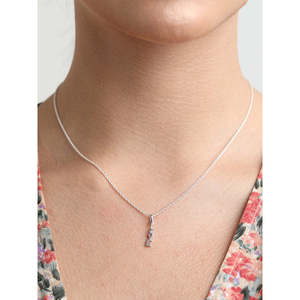 Collar con Colgante de Plata de Ley 925 CLARA, Diseño de Letra con Incrustaciones de Diamantes, Baño de Rodio y Oro Blanco, Ideal para Compromiso - Product Image 6