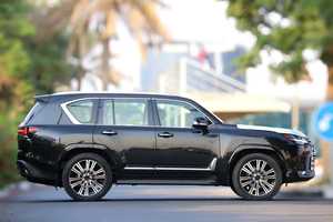 BRAND NEW 2026 LE XUS LX-<b>SERIES</b> LX 700h SIGNATURE 0KM 400-499HP <b>6</b>-CYLINDER 7 SEATERS AUTOMATIC TRANSMISSION - Product Image 5