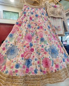 Lehenga Choli élégant en tulle uni, mode indienne et pakistanaise, avec des sequins brodés, avec cancan et patta en toile - Product Image 2