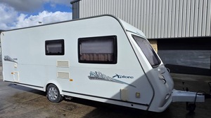 Caravane de camping de luxe pour les voyages et les activités de plein air - Product Image 2