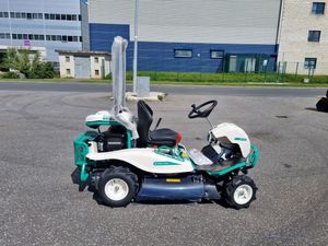 เครื่องตัดหญ้าแบบนั่งขับ OREC RM882 รุ่นใหม่ พร้อมเครื่องยนต์ดีเซลที่ได้รับการรับรองมาตรฐาน CE พร้อมถุงเก็บหญ้า สำหรับตัดหญ้าและดูแลสนามหญ้า - Product Image 5