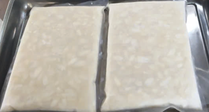 Premium-Grade Frozen Soursop Fruit Pulp Paste Material Tailored for Beverage Crafting and Dessert Use Made in Vietnam - Product Image 3