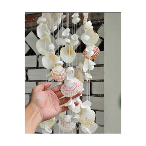 Carillon à vin SeaShell fait à la main à partir de coquillages recyclés et de bois pour la décoration de patio et les vibrations de plage fabriquées au Vietnam - Product Image 1