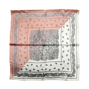 Écharpe longue en soie florale ethnique pour femmes - Haute qualité, douce, brillante, imprimé riche, sérigraphie et personnalisable - Product Image 4