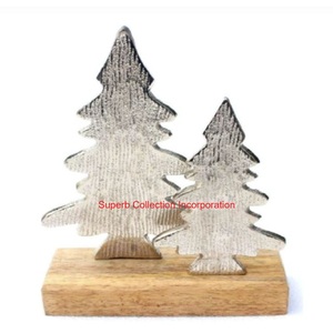 Venta al por mayor moderna escultura de Reno de Navidad hecha a mano de metal con base de madera de alta calidad tallada Decoración de mesa para la venta - Product Image 5