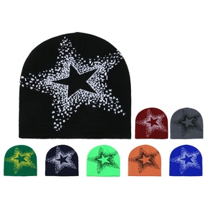 Bonnet d'hiver personnalisé en tricot à revers en acrylique avec strass pour femmes Bonnet avec logo - Product Image 3