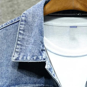 Marque distributeur Ensemble veste et pantalon en denim quantité en vrac pour hommes Produit de vente personnalisé Costume en denim imprimé avec logo - Product Image 6