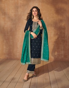 Vêtements pakistanais brodés de qualité supérieure pour femmes, ensemble de costumes Salwar Kameez à vendre au meilleur prix - Product Image 5