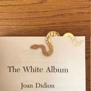 Marque-page en métal classique, parfait pour les lecteurs de livres traditionnels, les bibliothèques, les écoles et les collections de lecture personnelles - Product Image 1