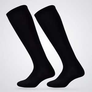 Calcetines deportivos para hombre y mujer con logotipo personalizado en la parte inferior - Product Image 5