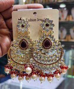 INDIO ÚLTIMO TRADICIONAL KUNDAN CHAPADO EN ORO ALTO CON DISEÑADOR DE PERLAS HERMOSO JUEGO DE PENDIENTES KUNDAN FANCY PARA MUJERES Y NIÑAS - Product Image 5